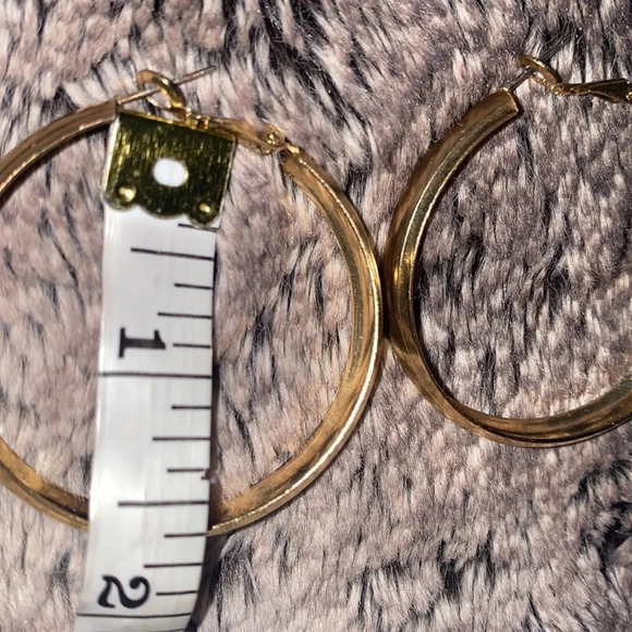 Vintage fashion chunky gold  tone earrings - Picture 6 of 7